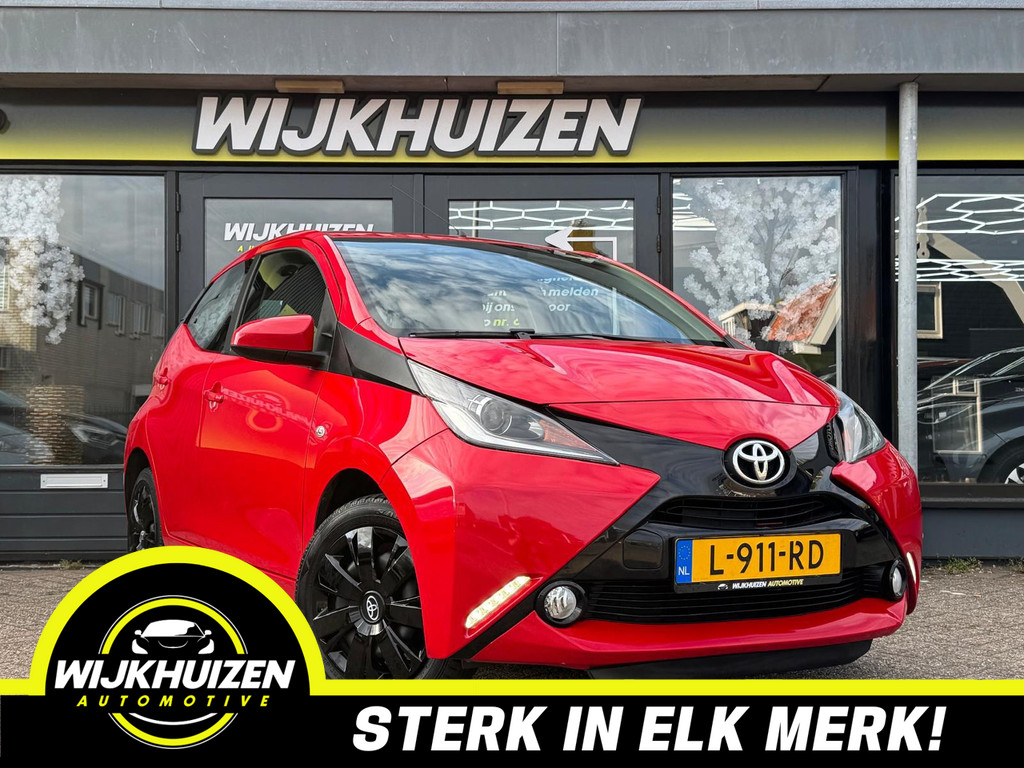 Toyota Aygo 1.0 VVT-i x-play met Led !!! Airco !!! Navigatie !!! Nap !!! 53351224-0.jpg | Wijkhuizen Automotive 