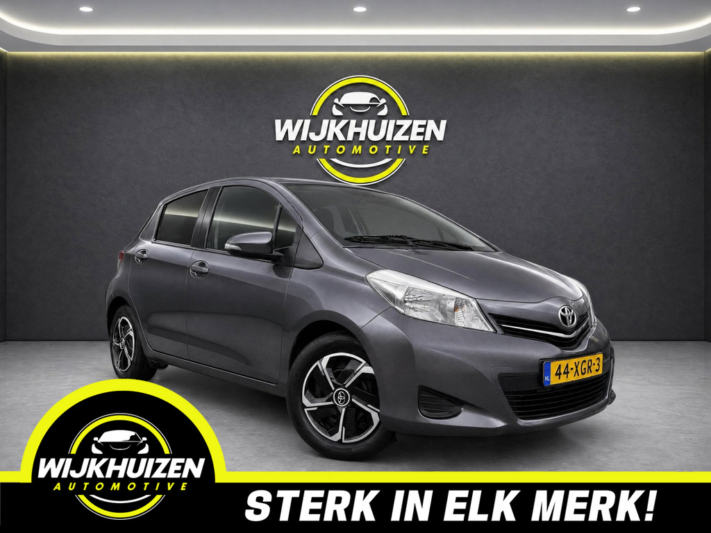 Toyota Yaris 1.3 VVT-i Aspiration met Airco !!! Navigatie !!! Cruise !!! Camera !!! 54730632-0.jpg | Wijkhuizen Automotive 
